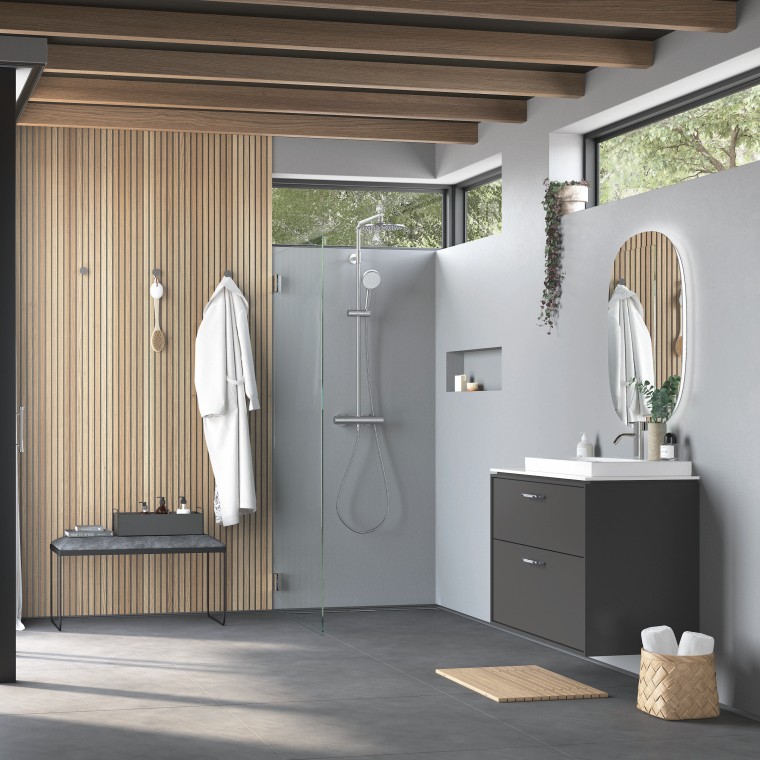 „Ifö Sense Art“ baldai, „Showerama“ dušo sprendimas ir „Geberit Option“ veidrodis